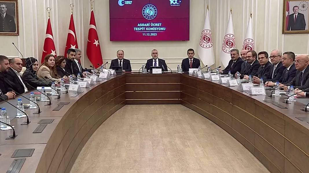 2025 asgari ücret için ilk toplantı başladı! İşte konuşulan zam senaryoları 3